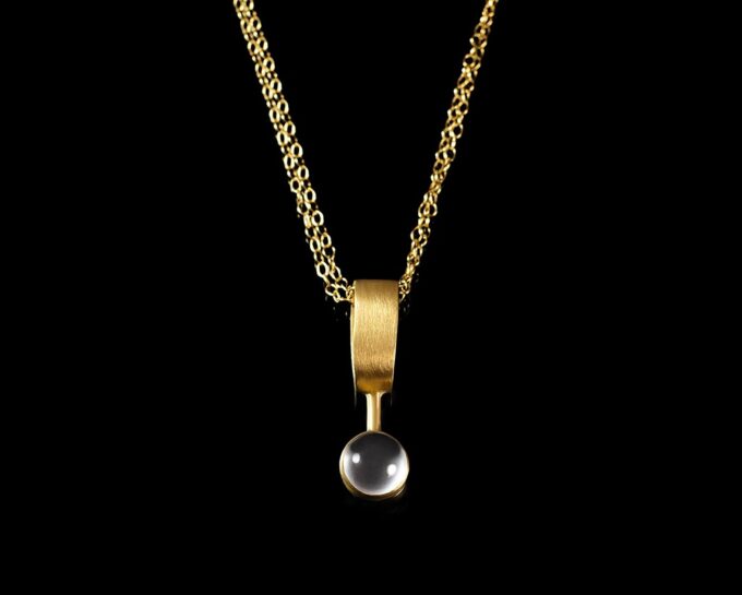 naszynik z różowym kwarcem