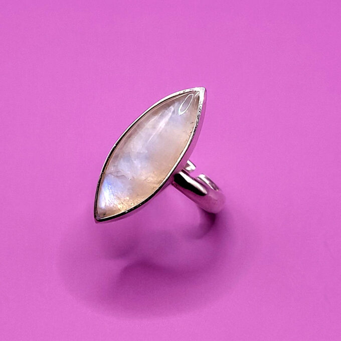 pierscionek-moonstone-owalny